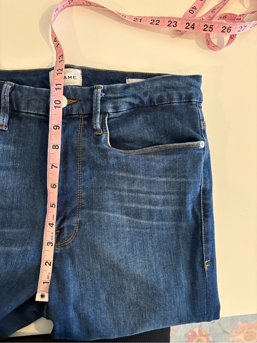 FRAME || Le One Crop Mini Boot Jeans in Prima Wash Multi-Size 2 (30-34) - Picture 11 of 13